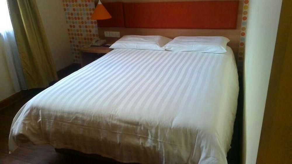 Home Inn Γκουανγκζού Εξωτερικό φωτογραφία